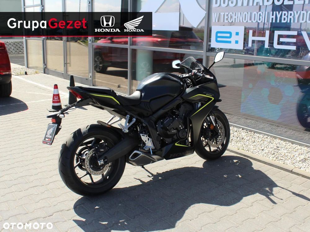 Honda CBR - 8