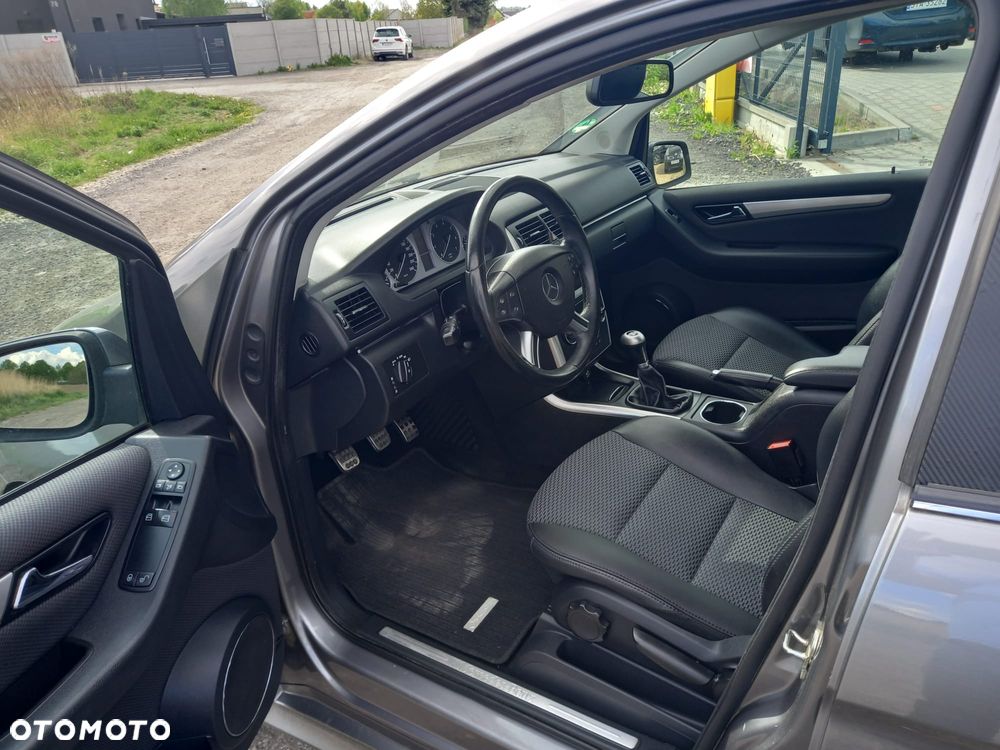 Mercedes-Benz Klasa B 180 BlueEFFICIENCY SPORT EDITION - 9