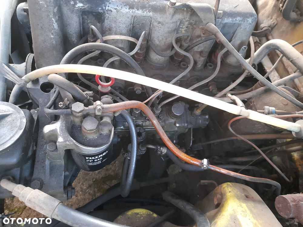 Mercedes W123 200D silnik - 3