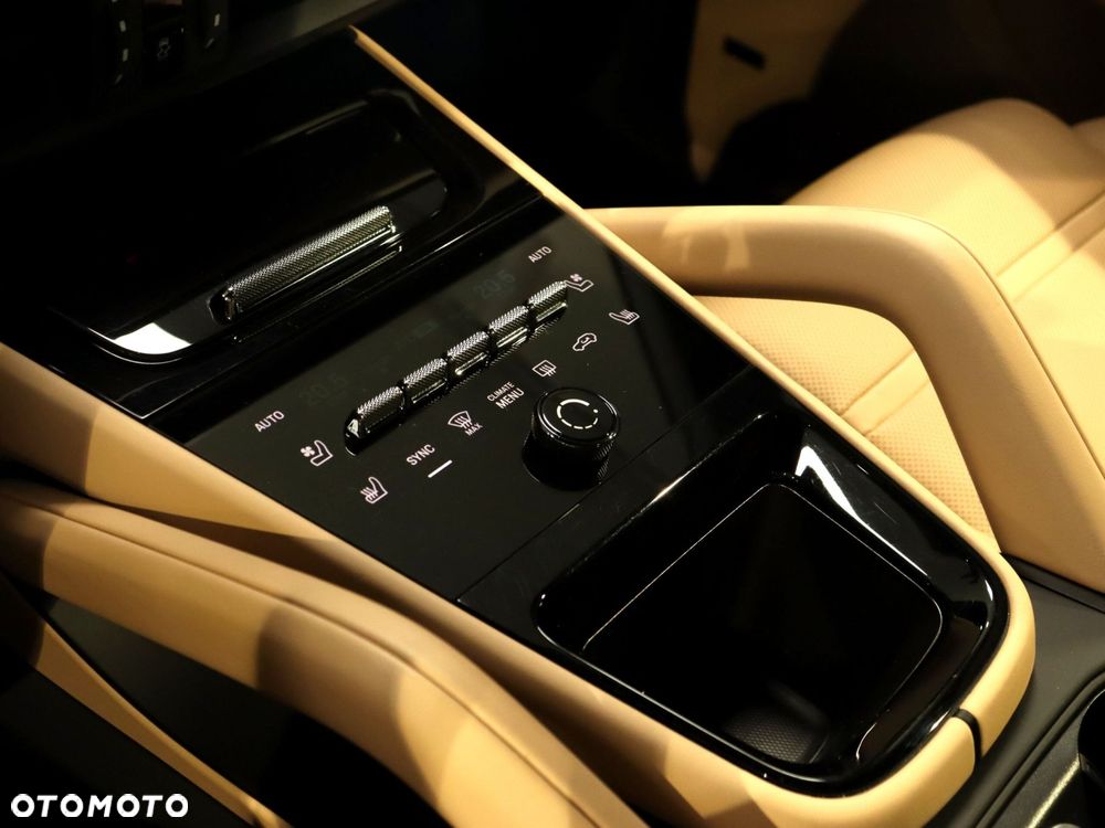 Porsche Cayenne Standard - 25