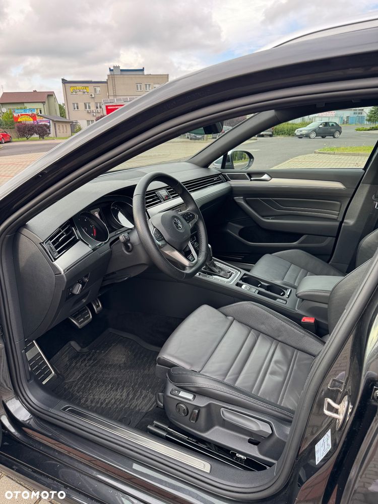 Volkswagen Passat - 12
