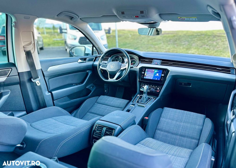 Volkswagen Passat Variant 2.0 TDI SCR DSG Elegance - 10