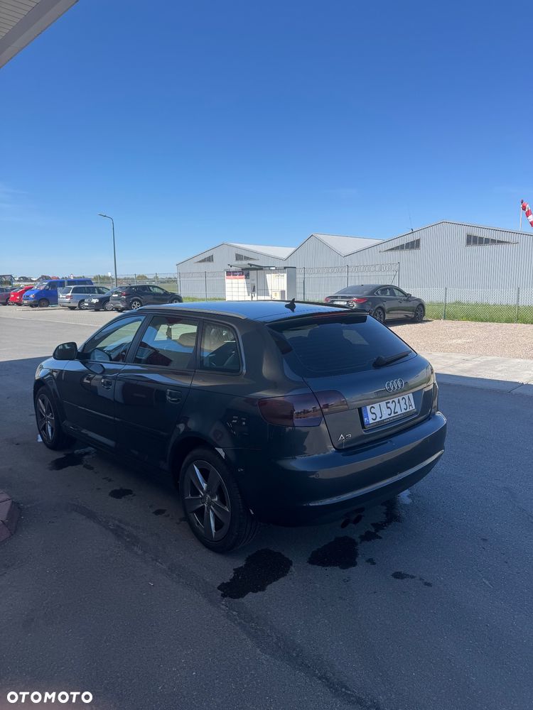 Audi A3 Sportback 2.0 TDI DPF Ambiente S tronic - 2
