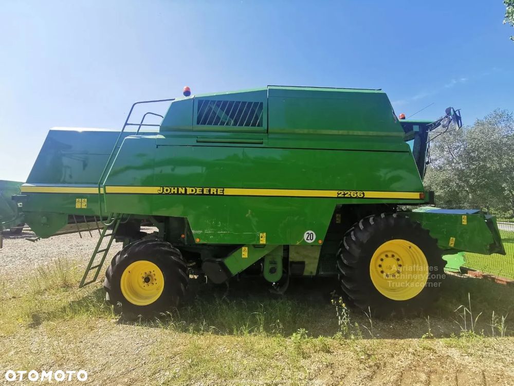 John Deere 2266 - 2