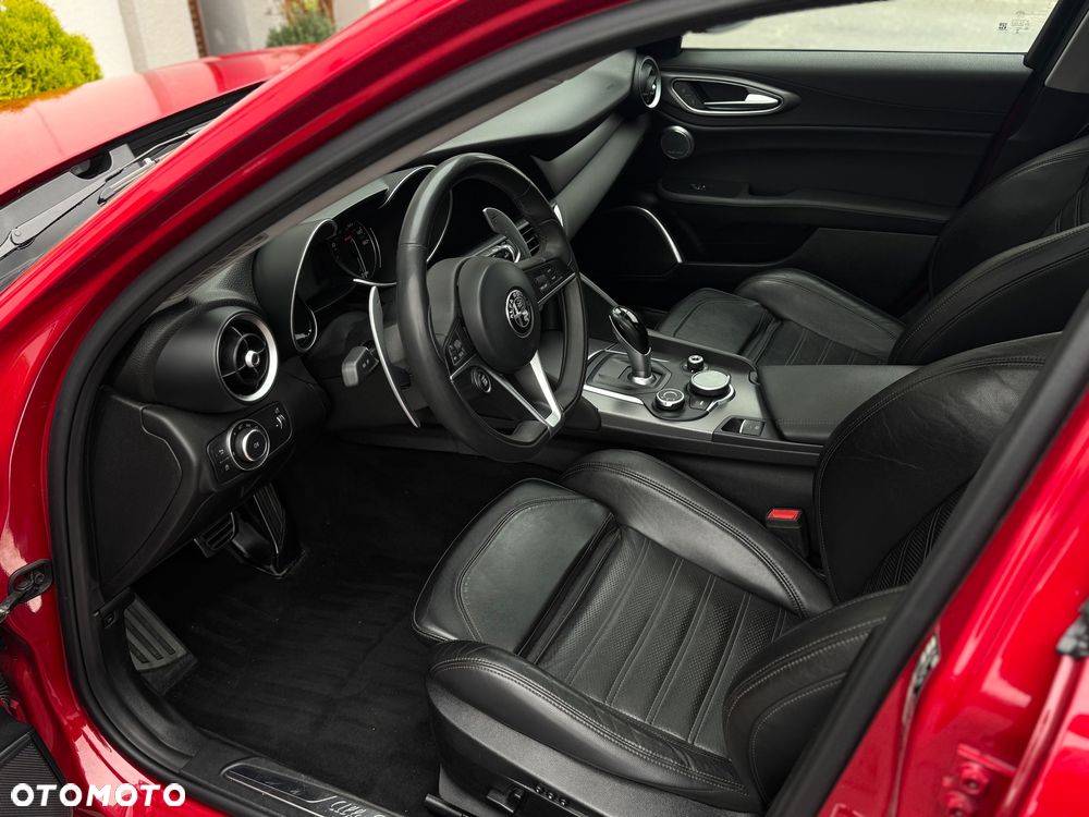 Alfa Romeo Giulia 2.0 Turbo 16V AT8 Veloce Ti - 10