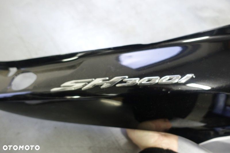 Owiewka prawa Honda SH 300i - 4