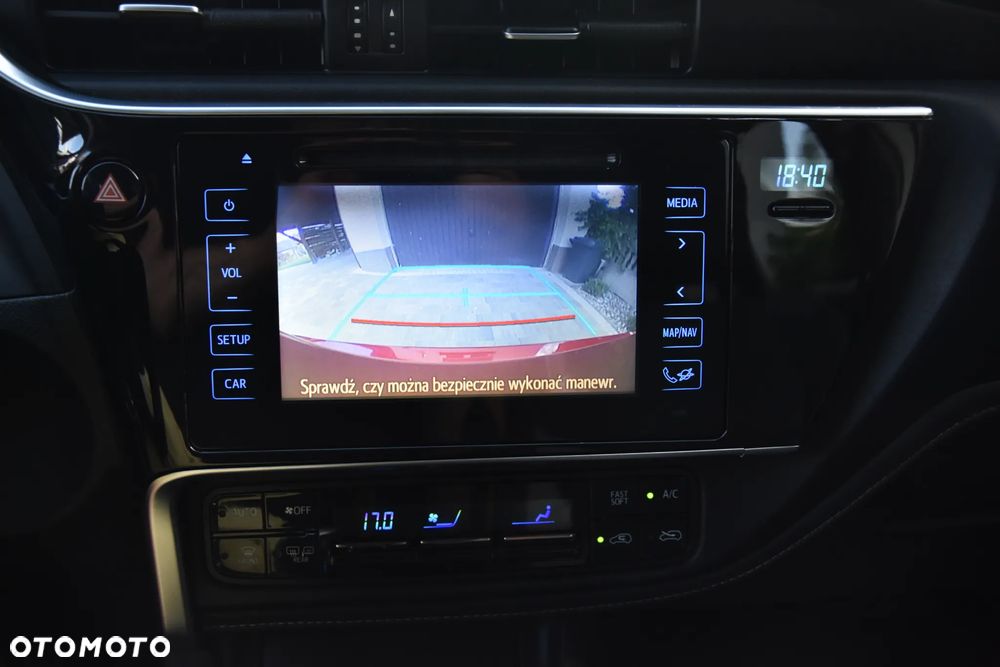 Toyota Auris 1.6 Premium Comfort - 10