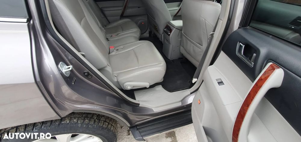 Toyota Highlander - 10