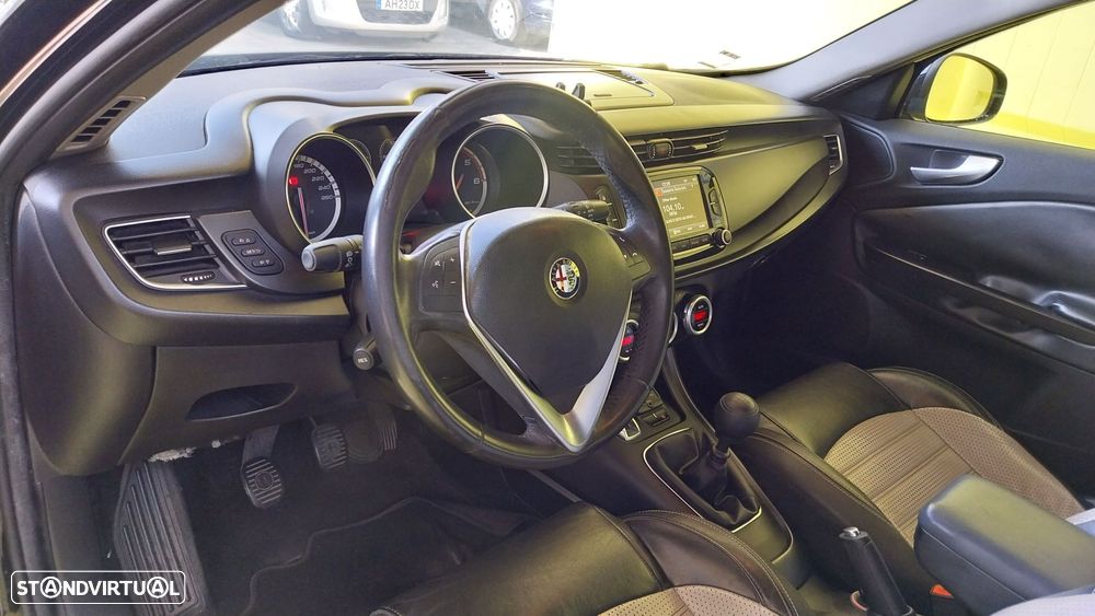 Alfa Romeo Giulietta 1.6 JTDm Distinctive J18 - 8