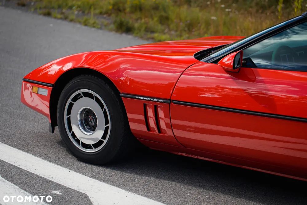 Chevrolet Corvette - 5