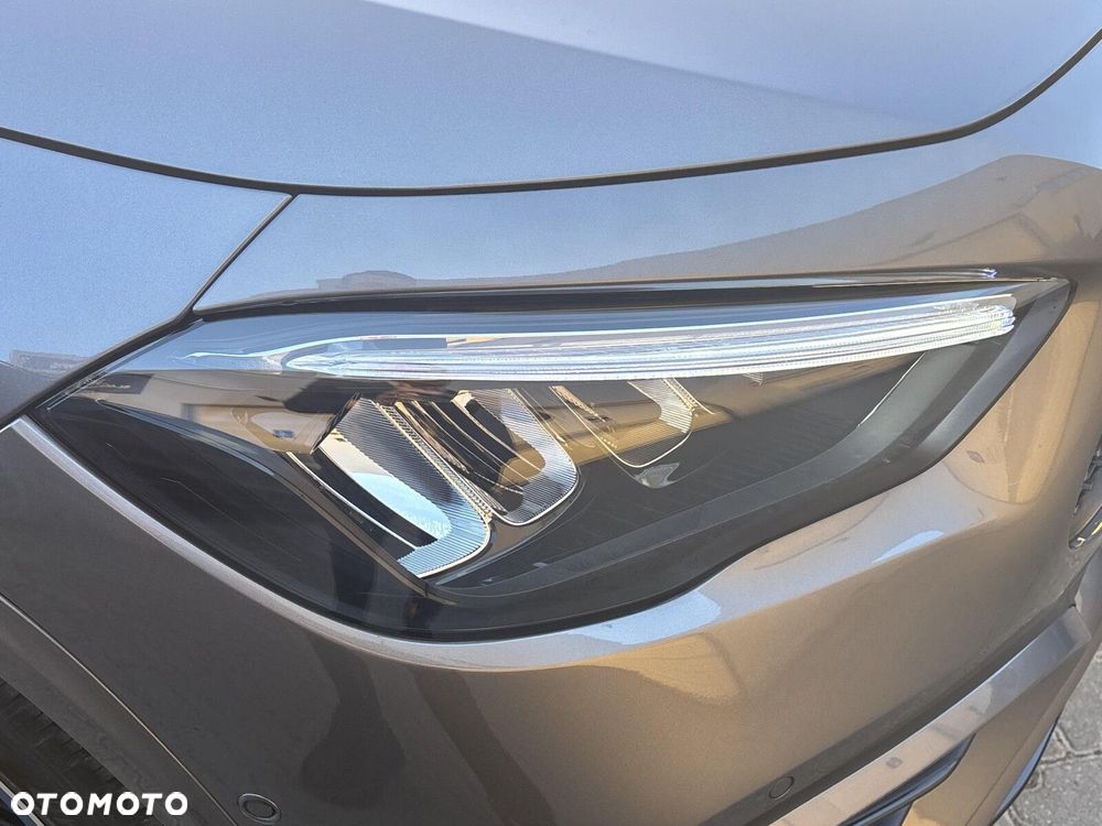 Mercedes-Benz GLA - 11