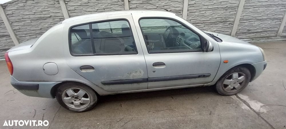 USA RENAULT CLIO 2 D.F - 1