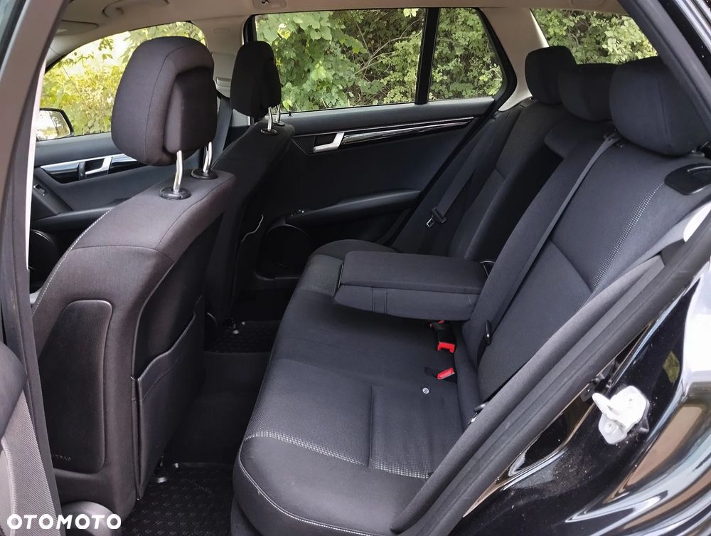 Mercedes-Benz Klasa C 180 T BlueEFFICIENCY - 14