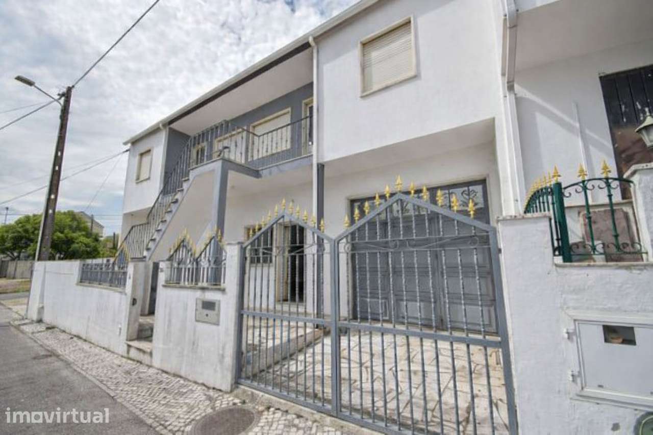 Prédio à venda em Odivelas - Grande imagem: 2/30