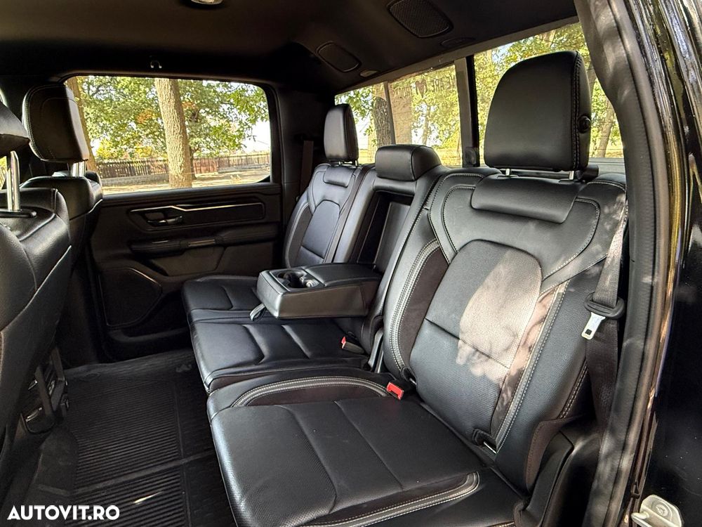 Dodge RAM - 8