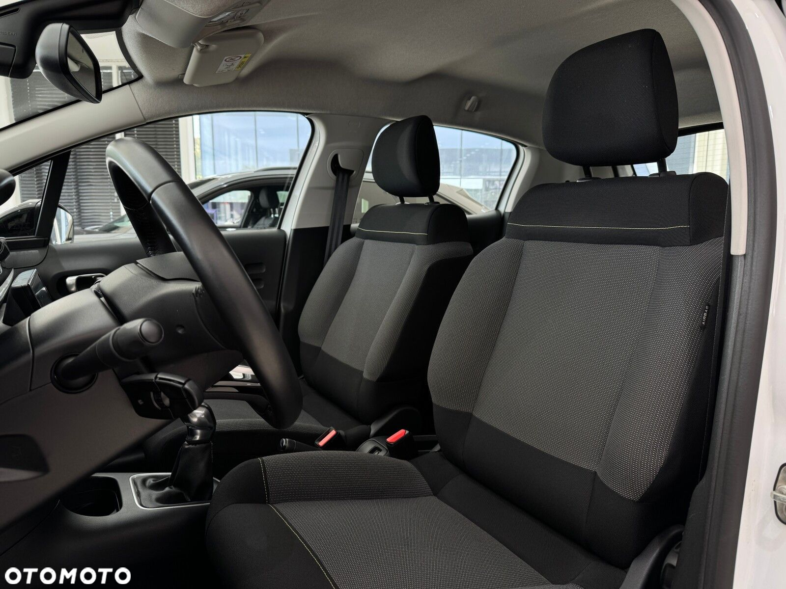 Citroën C3 1.2 PureTech Shine - 10