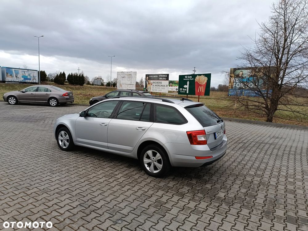 Skoda Octavia 1.6 TDI DPF DSG Elegance - 4