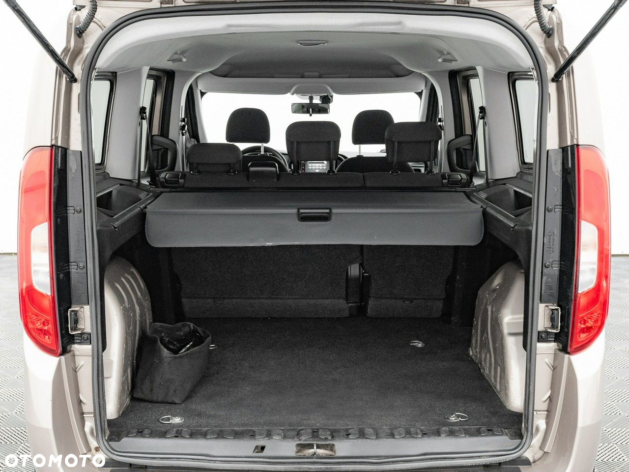 Fiat Doblo Kombi Maxi 1.6 MJ Dynamic - 24