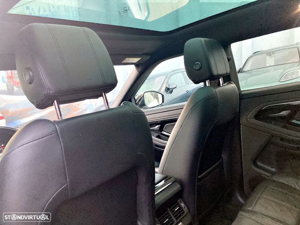 Land Rover Range Rover Evoque 2.0 D150 AWD R-Dynamic Auto - 27