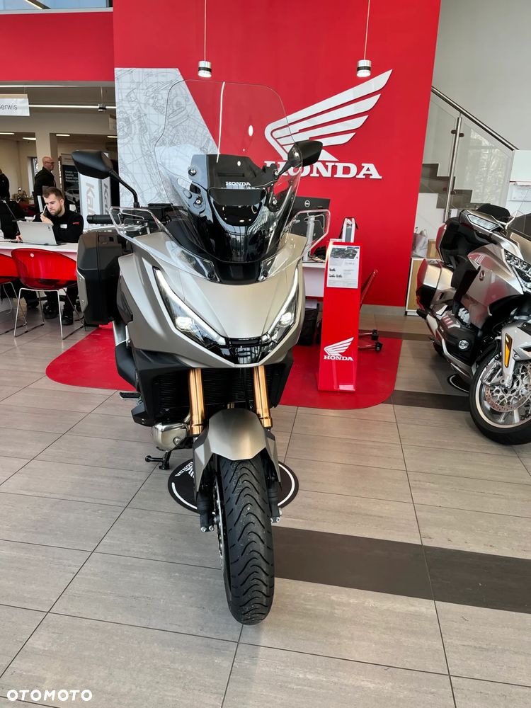 Honda NT - 7