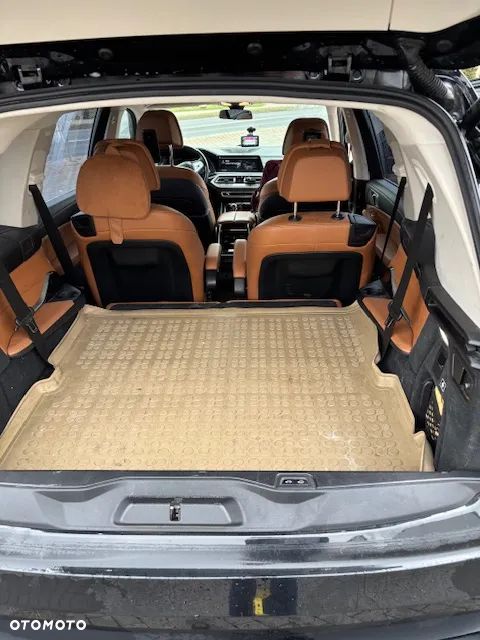 BMW X7 xDrive40i - 13