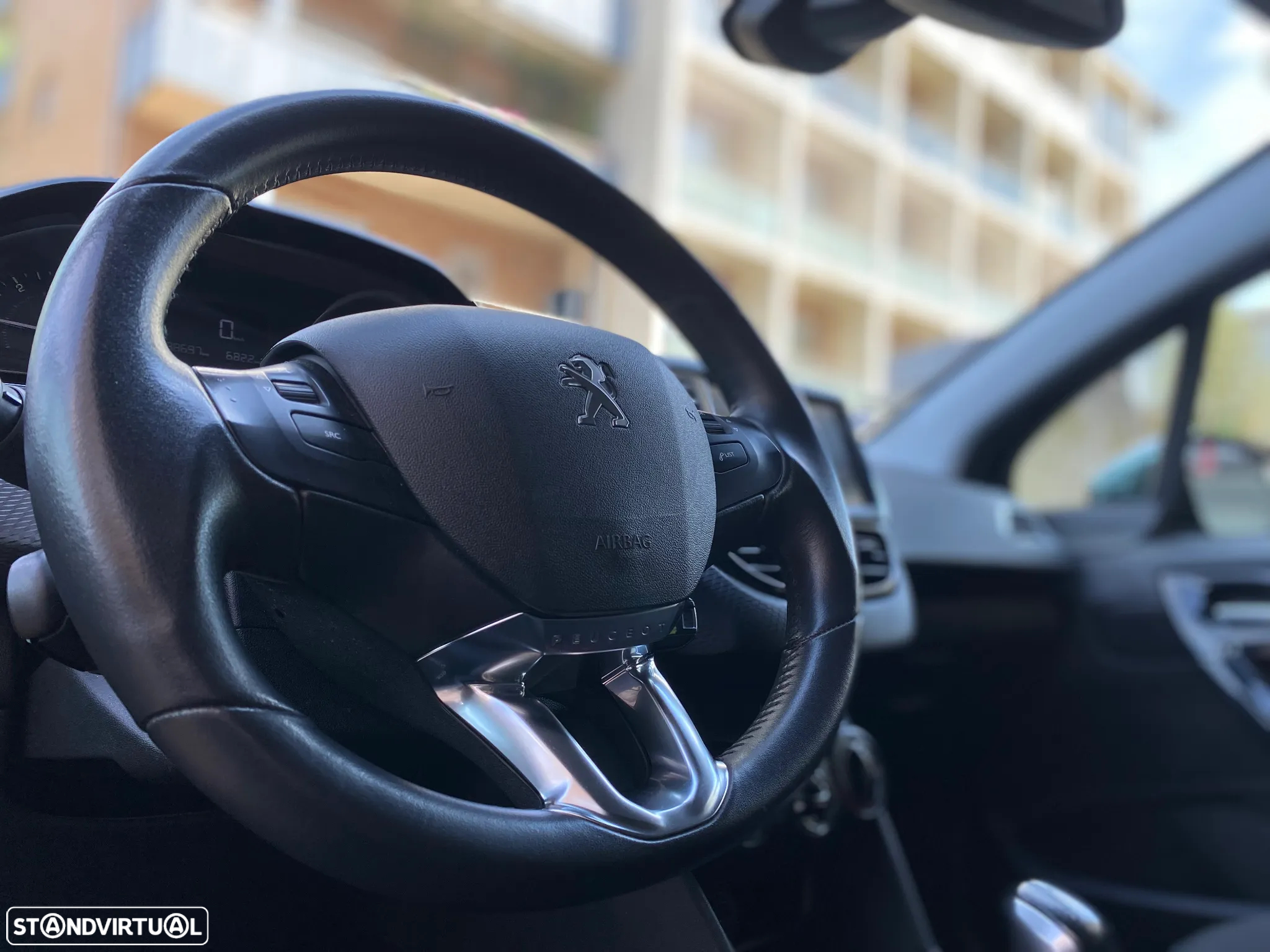 Peugeot 208 1.6 BlueHDi Style - 8