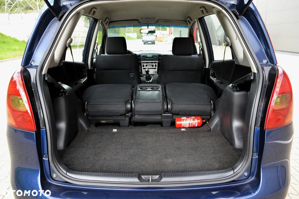 Toyota Corolla Verso 2.0 D-4D Sol - 31