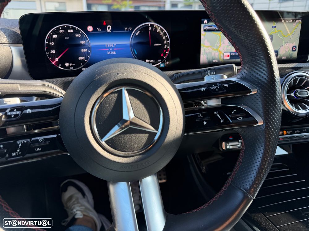 Mercedes-Benz A 250 Limousine e AMG Line - 4