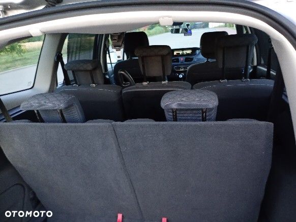 Renault Grand Scenic - 19