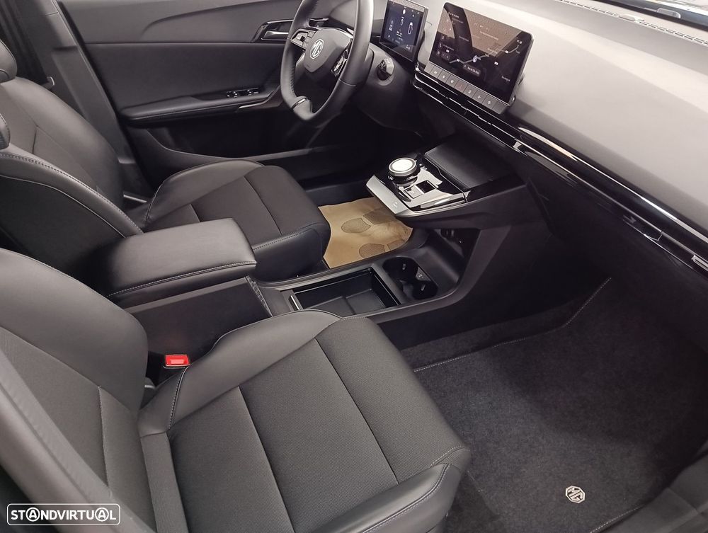 MG MG4 64 kWh Luxury - 16