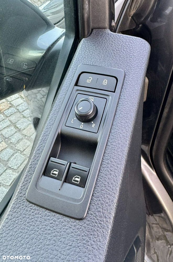 Volkswagen Caravelle 2.0 TDI L1 Comfortline 4Motion - 20