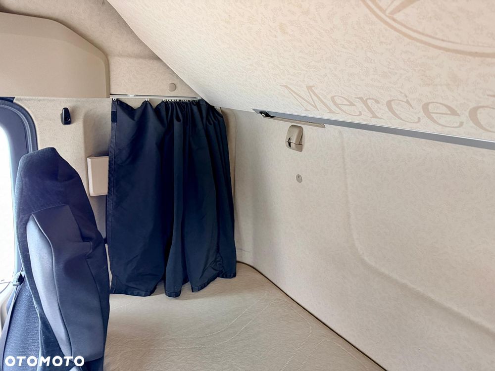 Mercedes-Benz MP5 18480 - 8