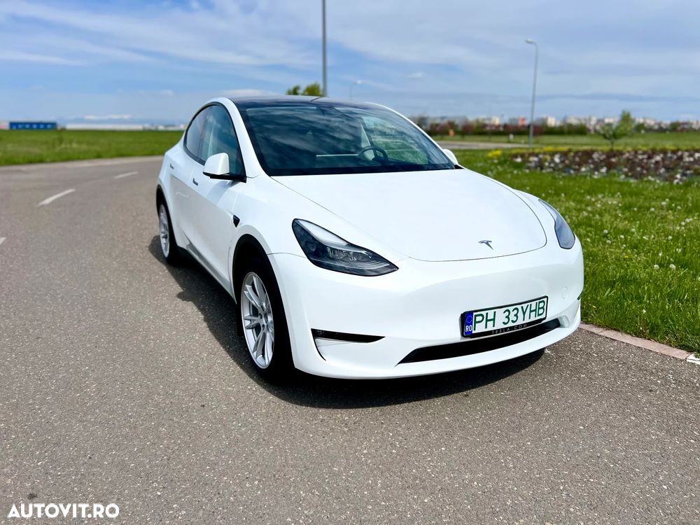 Tesla Model Y - 6