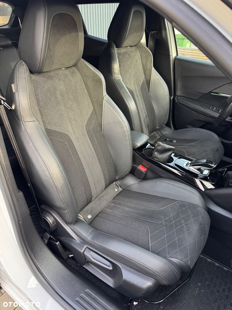 Peugeot 2008 1.2 PureTech GT Pack S&S EAT8 - 23