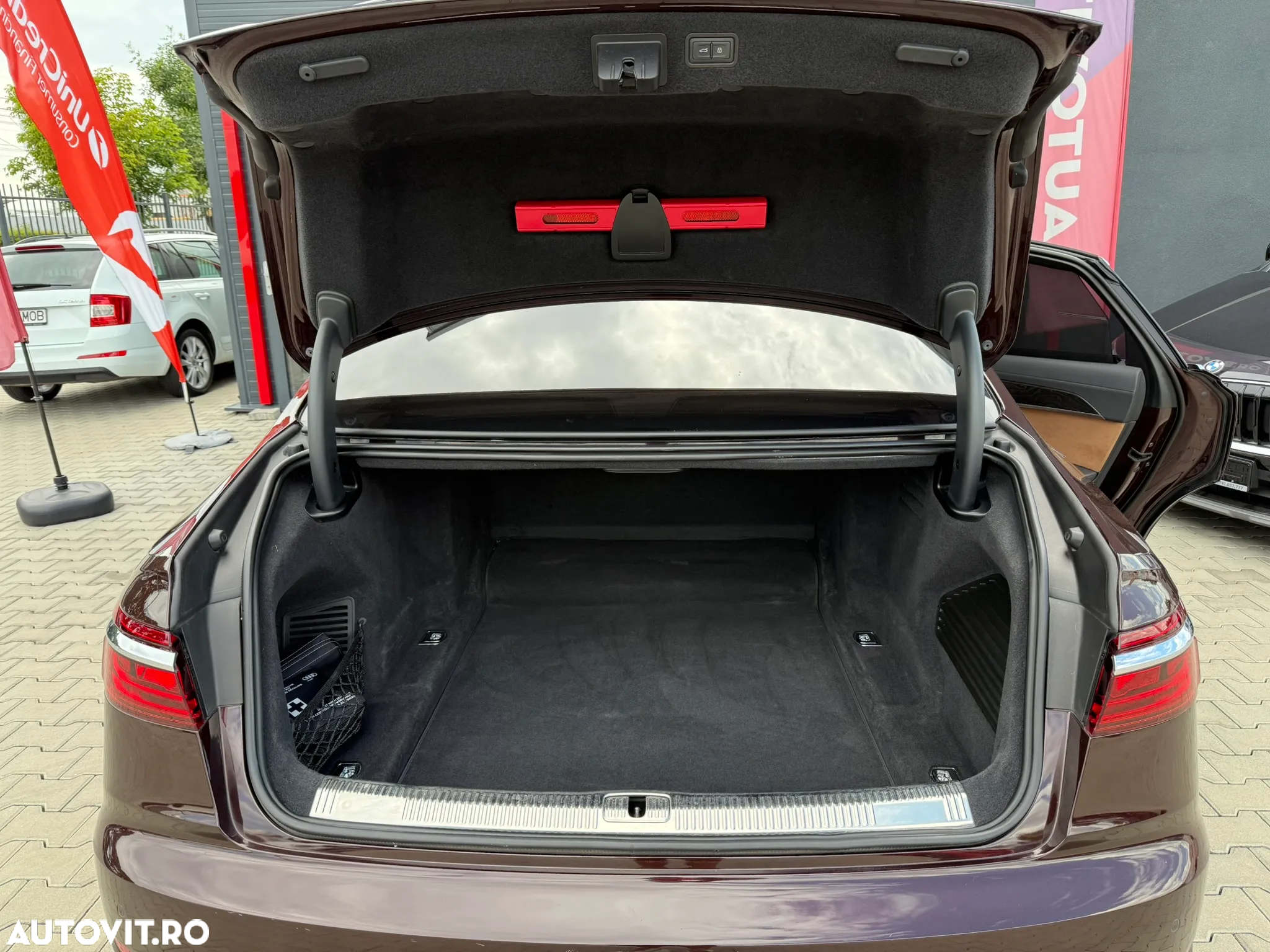 Audi A8 55 TFSI quattro Tiptronic MHEV - 35