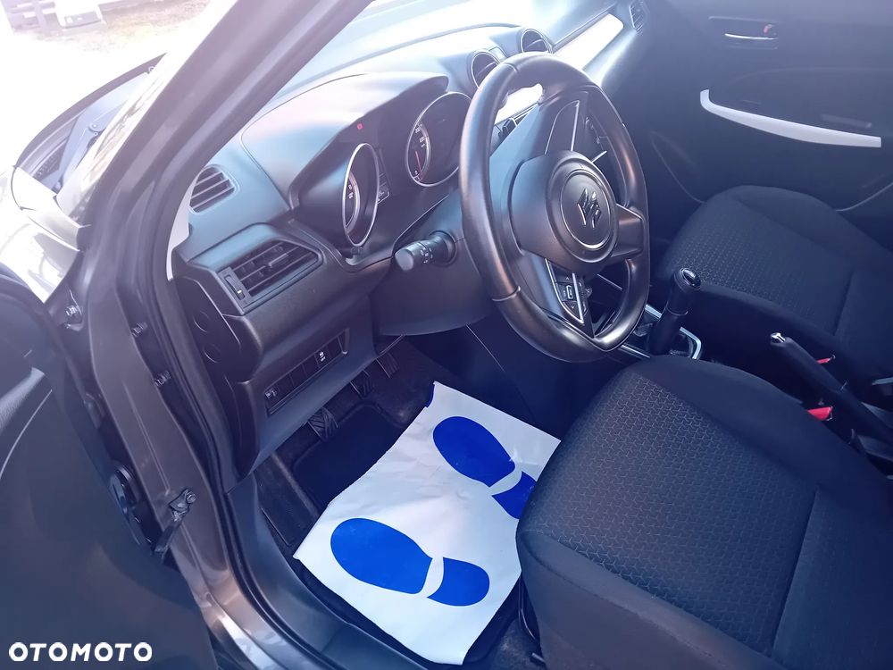 Suzuki Swift 1.2 Dualjet Allgrip Comfort - 20