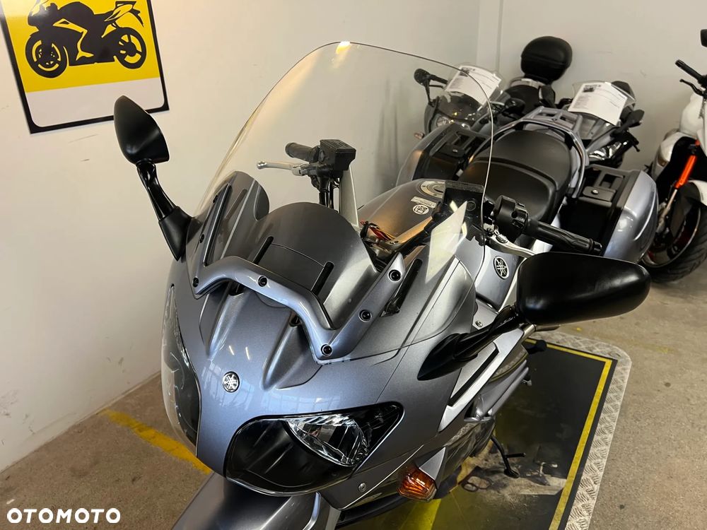 Yamaha FJR - 24