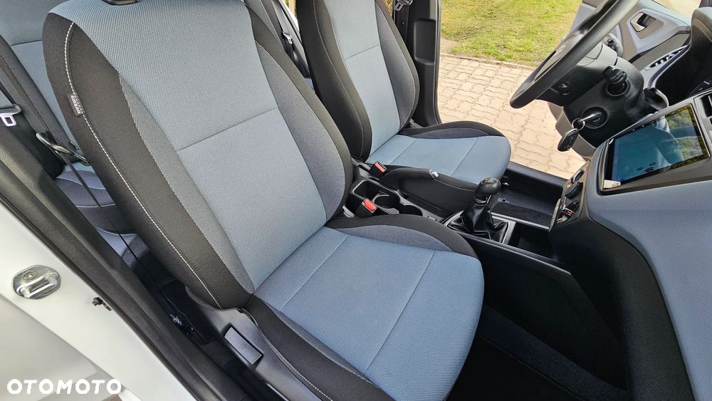 Hyundai i20 1.2 FIFA WM Edition - 16