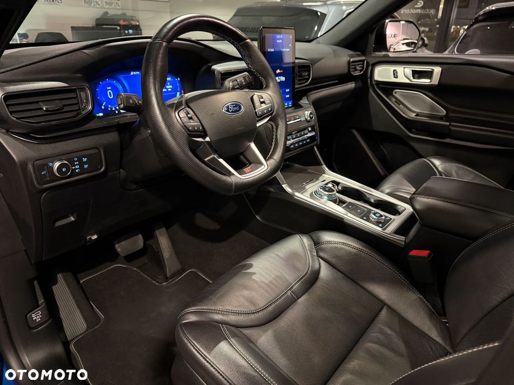 Ford Explorer - 13