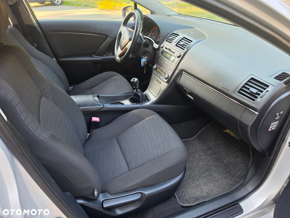 Toyota Avensis 1.8 Executive - 27