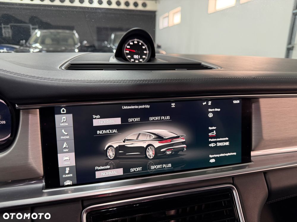 Porsche Panamera Turbo - 33