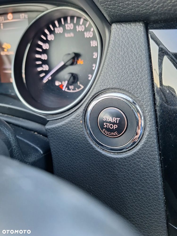 Nissan Qashqai - 25