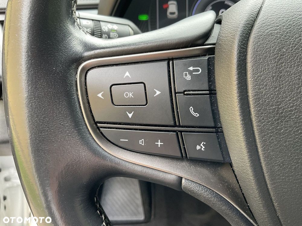 Lexus UX - 22