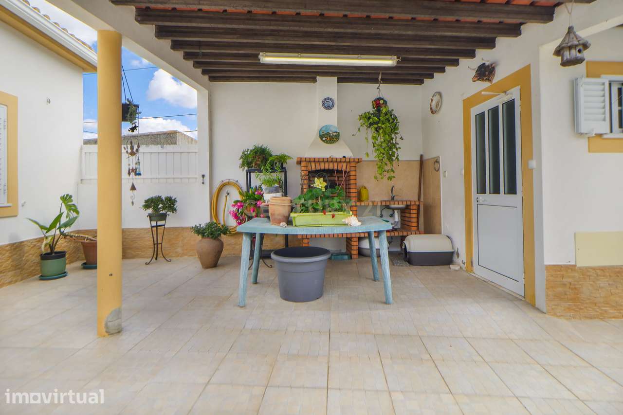 Moradia T2 com Espaço exterior e Garagem em Cabanas - Grande imagem: 2/42