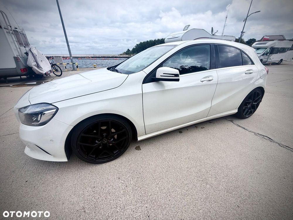 Mercedes-Benz Klasa A 180 (BlueEFFICIENCY) 7G-DCT Style - 4