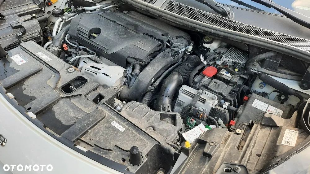 Peugeot 3008 1.6 PureTech Hybrid PHEV Allure Pack S&S EAT8 - 29