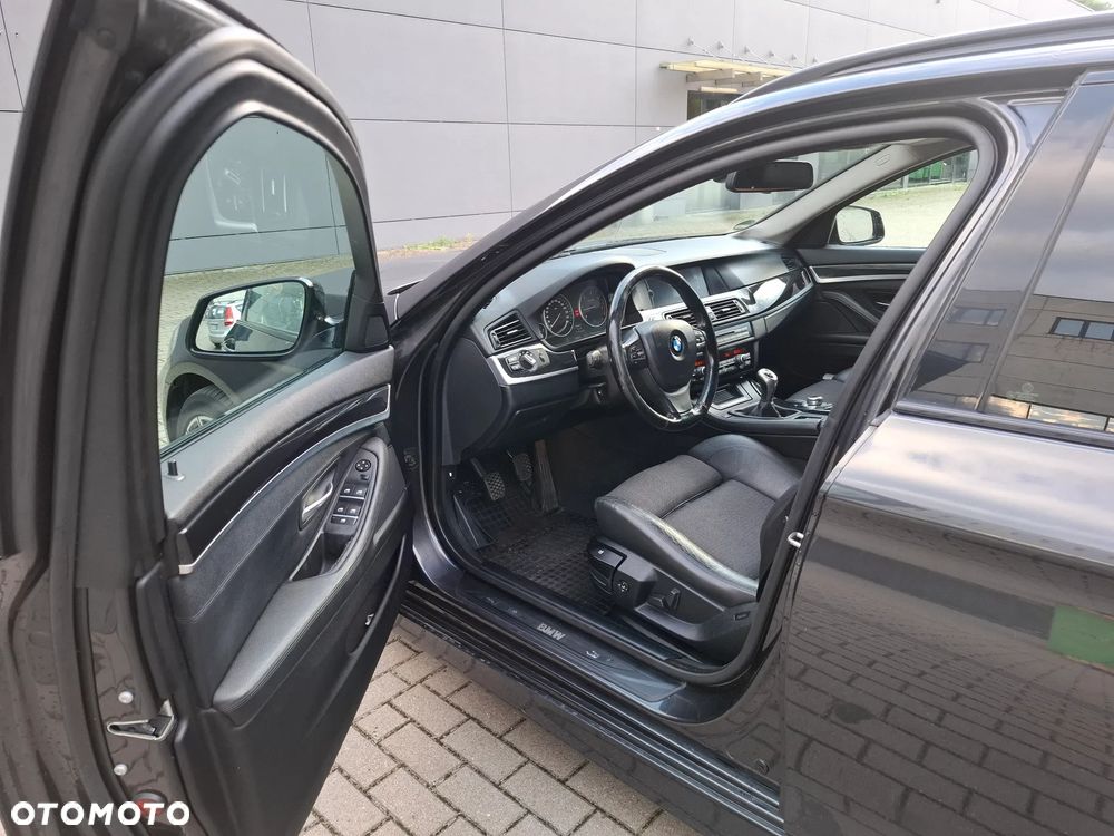 BMW Seria 5 525d - 19