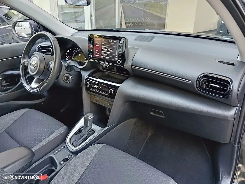 Toyota Yaris Cross 1.5 HDF Comfort Plus - 17