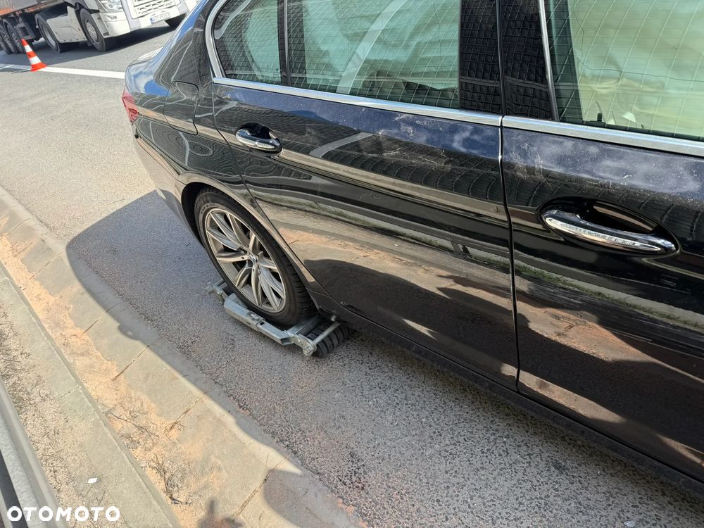 BMW Seria 5 520d xDrive Luxury Line sport - 15