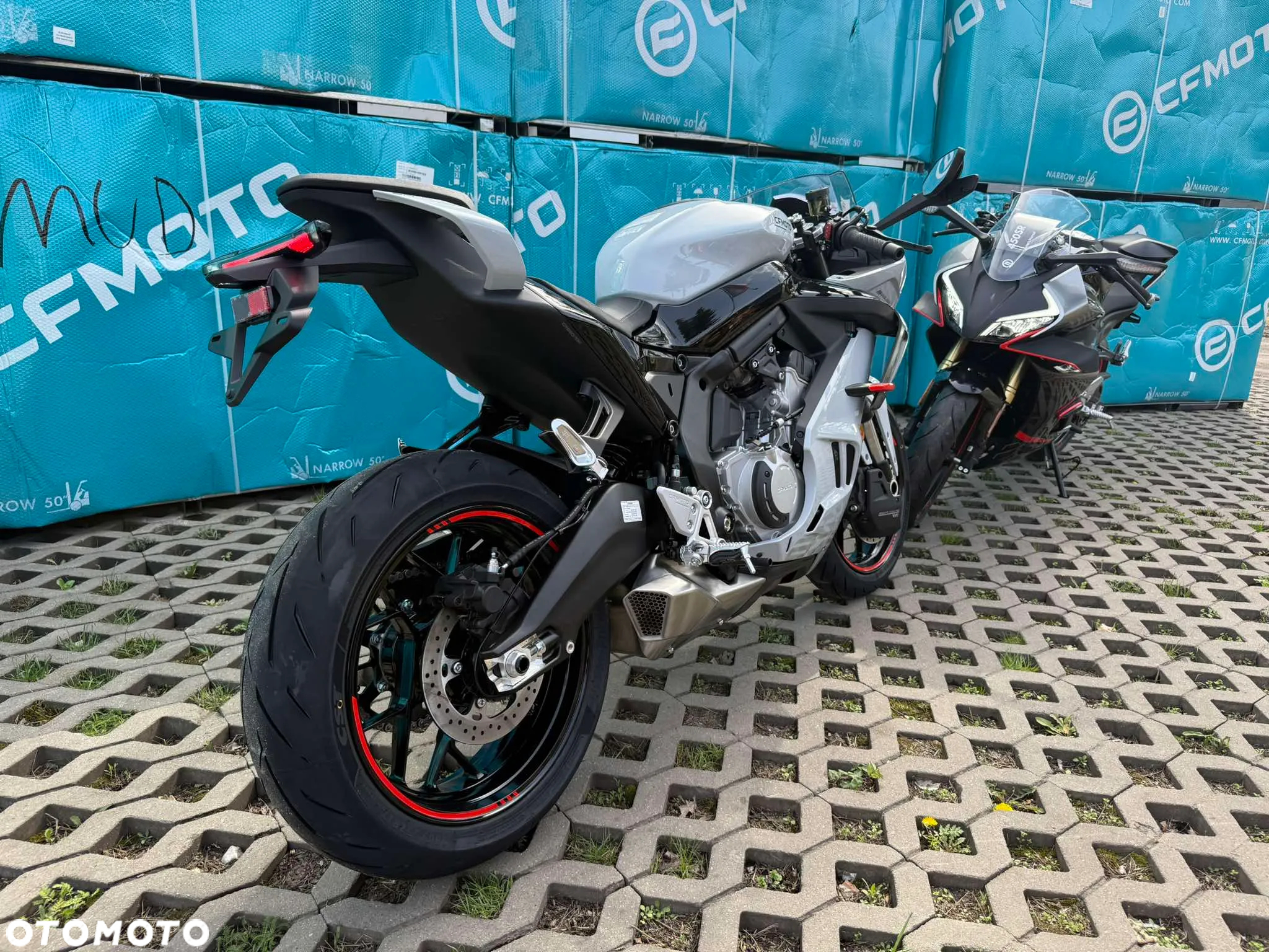 CFMoto SR - 13
